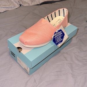 Women’s Toms Shoes